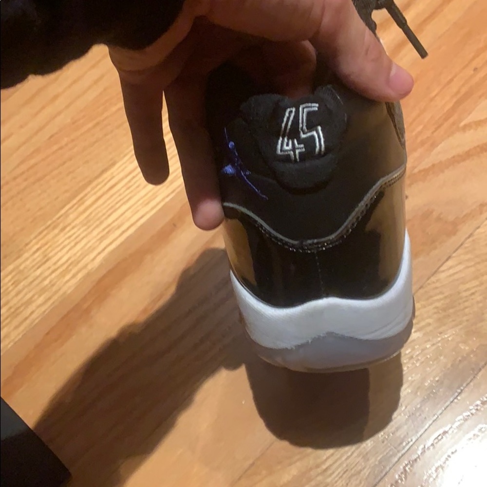 Retro 11 Space Jams - Picture 2 of 3